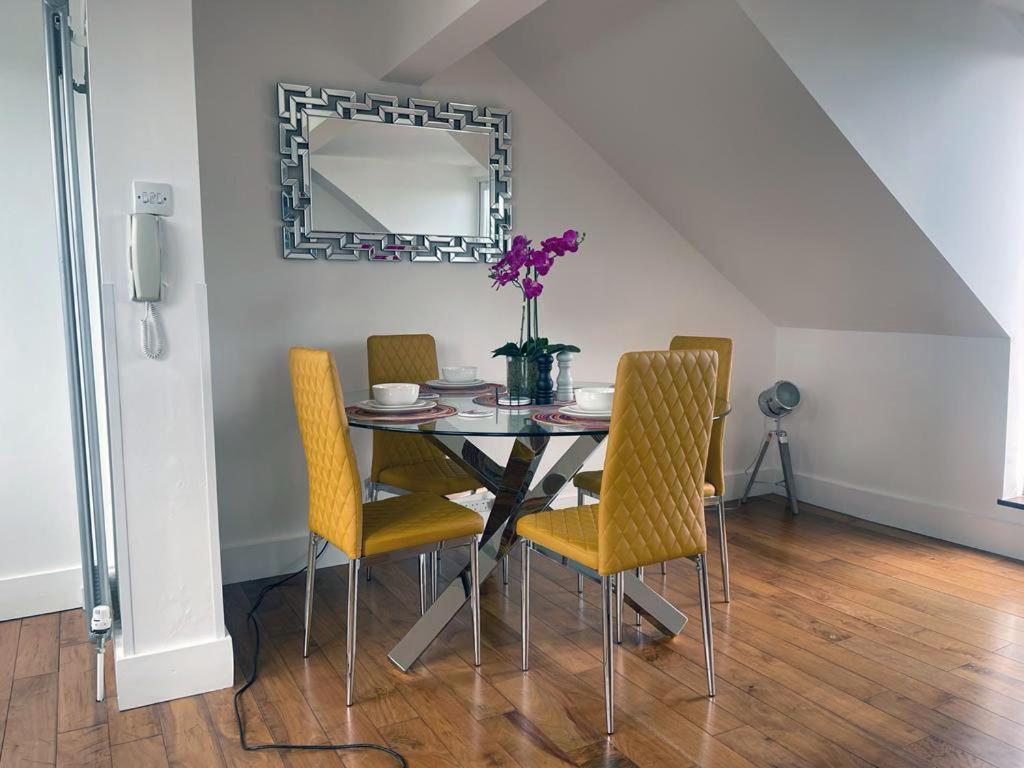 Apartment Seascape Penthouse With Free Parking *